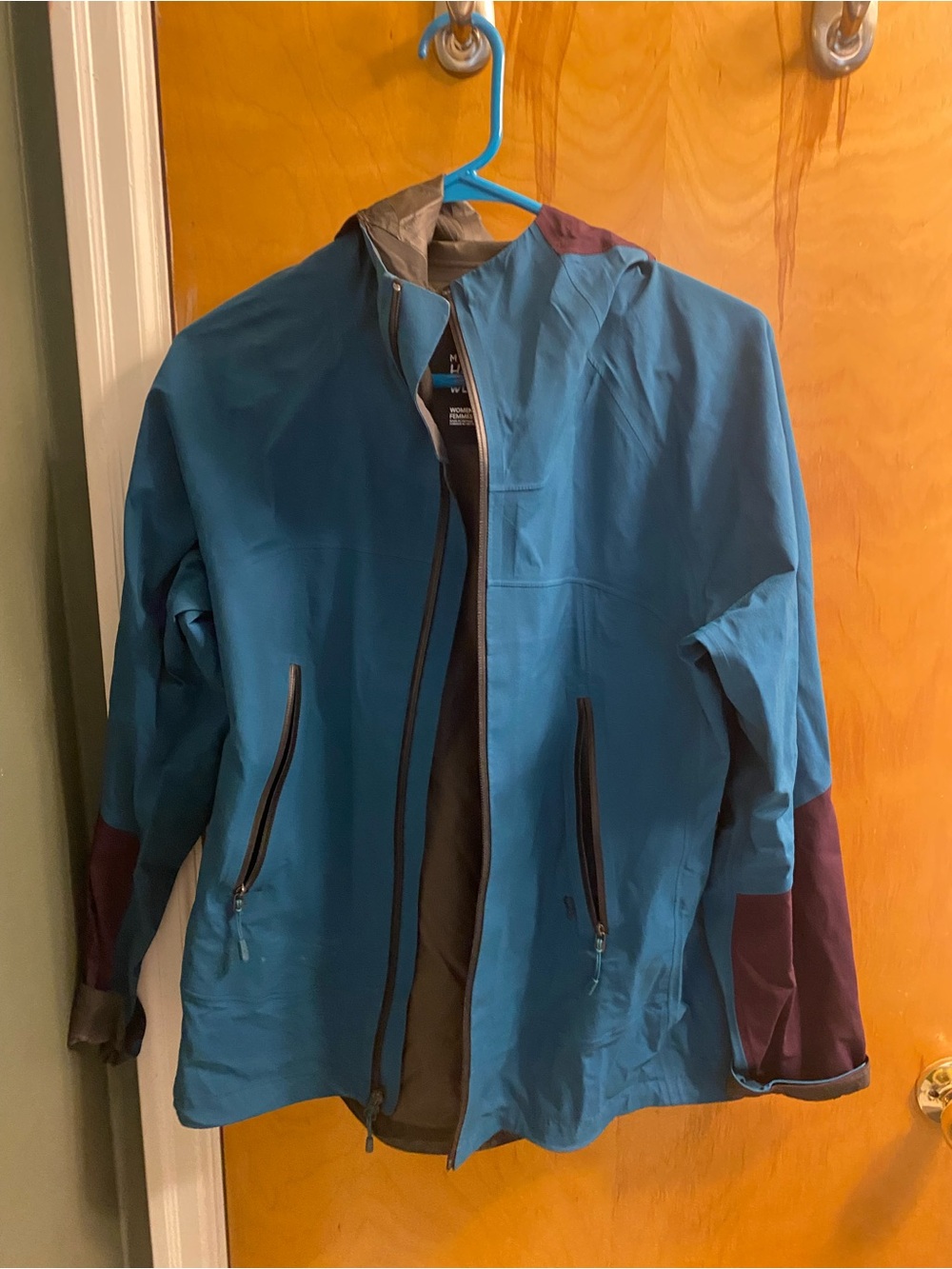 Mountain Hardwear Teal Raincoat with Burgundy Accents